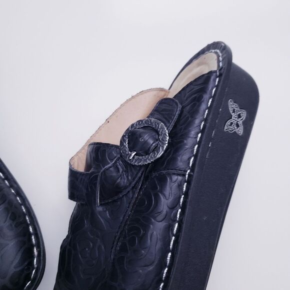 Alegris Black Floral Tooled Leather Classic Clog - Picture 2 of 7